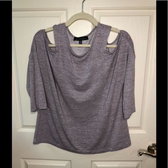 Jasmine & Juliana shirt - Picture 1 of 4